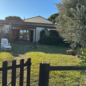 podere-i-pini-con-piscina-2-km-dal-mare.it-tuscanyhotel.com/